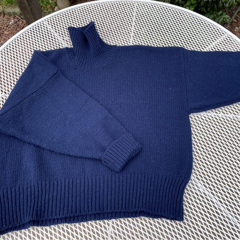 Babaa jumper no17 in Navy, VGUC 100% wool